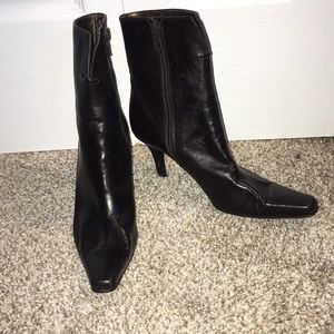 Stuart Weitzman Brown Leather Ankle Bootie Heels Size 5M